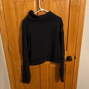ZYIA Black Cropped Sweatshirt